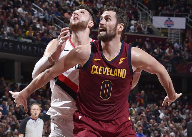 体育一起看亚运：山东选手齐迎获男子多向飞碟团体铜牌