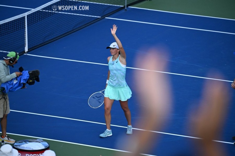 硬上变飞身 硬上变飞身