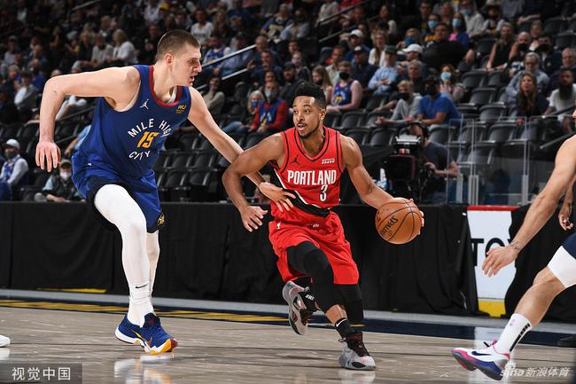 39岁C罗炸裂：无敌贴地斩+门前轻松吃饼，助沙特豪门3-1，3轮不败